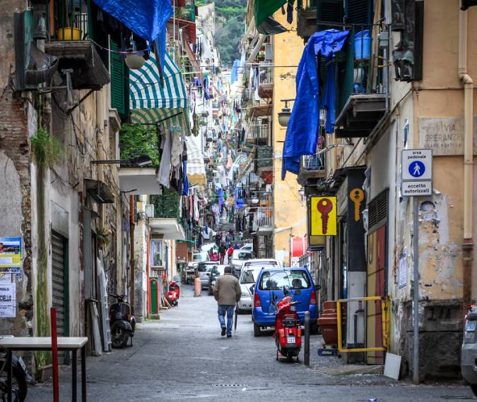 Parcheggi presso Quartieri Spagnoli Napoli