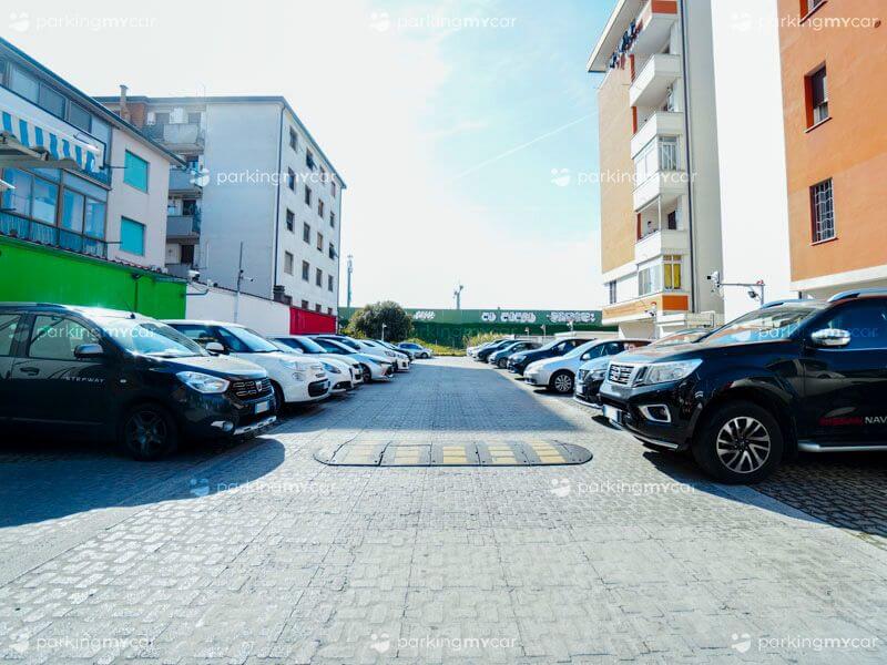 Fly Parking - Aeroporto Pisa posti auto scoperti Fly Parking - Aeroporto Pisa