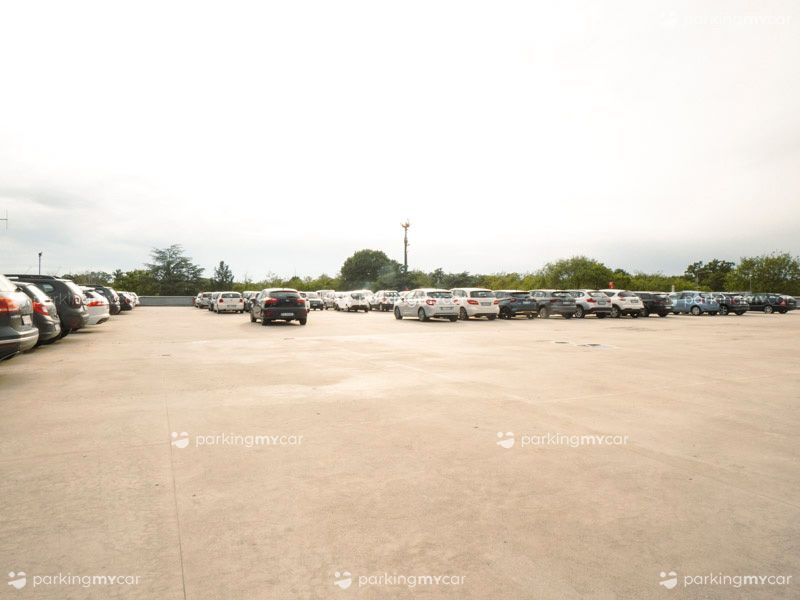 King Parking - Aeroporto Malpensa Posti auto scoperti King Parking - Aeroporto Malpensa