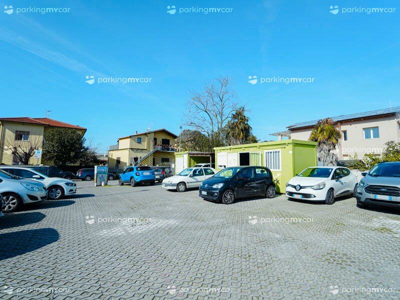 Ipark - Aeroporto Pisa posti auto scoperti Ipark - Aeroporto Pisa