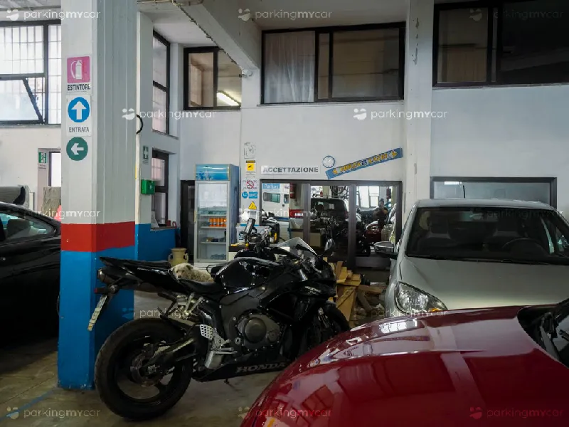 F.M. Parking - Roma Ciampino Parcheggio moto coperto Parcheggi coperti F.M. Parking - Roma Ciampino