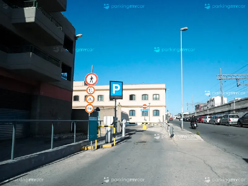 SABA Guadagni - Bari stazione centrale Ingresso SABA Guadagni - Bari stazione centrale