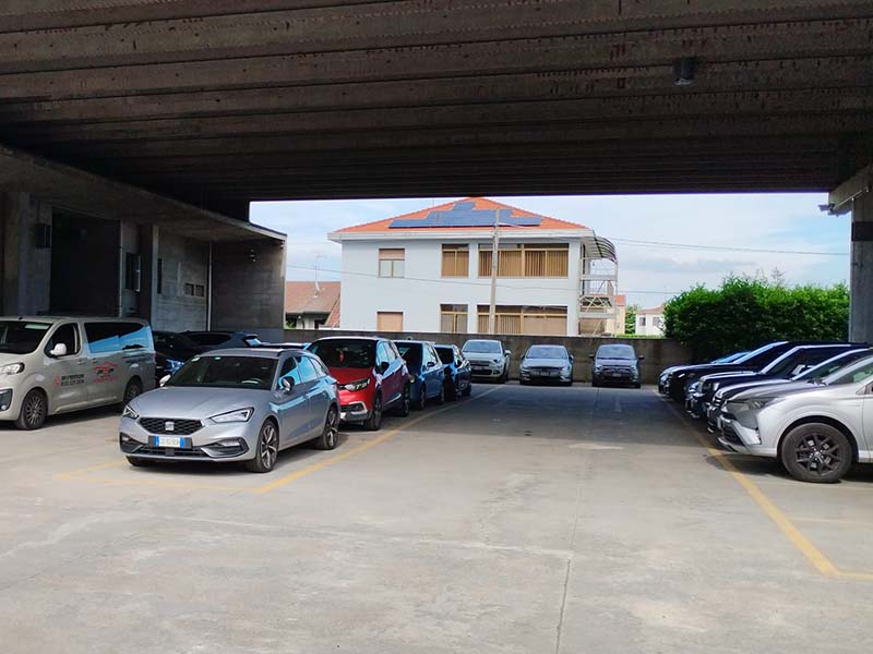 FDP Parking - Aeroporto Malpensa Parcheggi fuori ma coperti FDP Parking - Aeroporto Malpensa