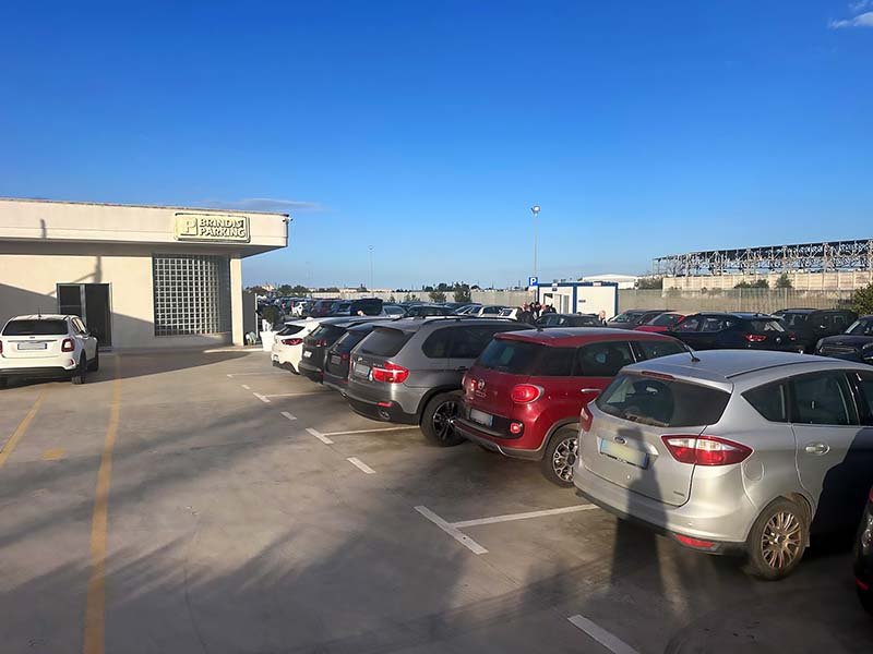 Parking Brindisi - Aeroporto Brindisi Auto parcheggiate Parking Brindisi - Aeroporto Brindisi