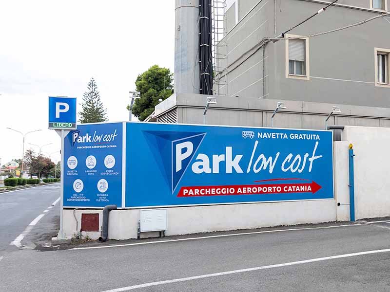 ParkLowCost - Porto Catania Insegna ParkLowcost - Porto Catania