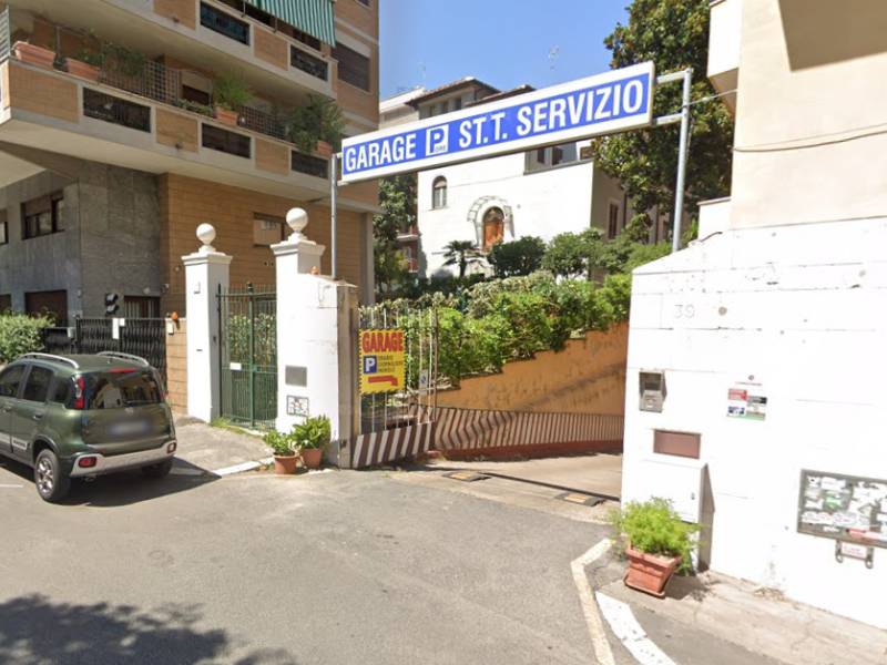 Garage MC - Roma centro città Ingresso Garage MC - Roma centro città