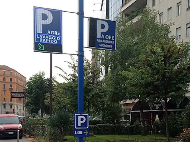 Loreto Parking H24 - Milano città Insegna Loreto Parking H24