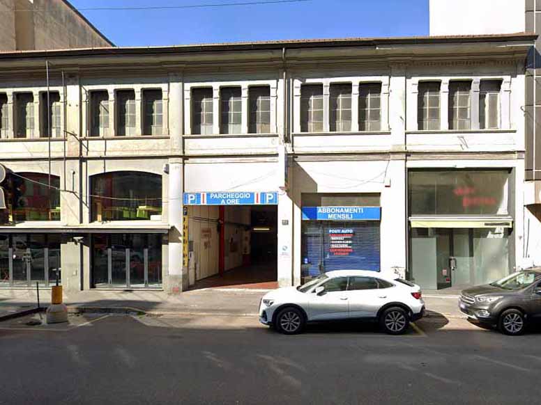 Garage Lombardia Bligny - Milano città Facciata Garage Lombardia Bligny