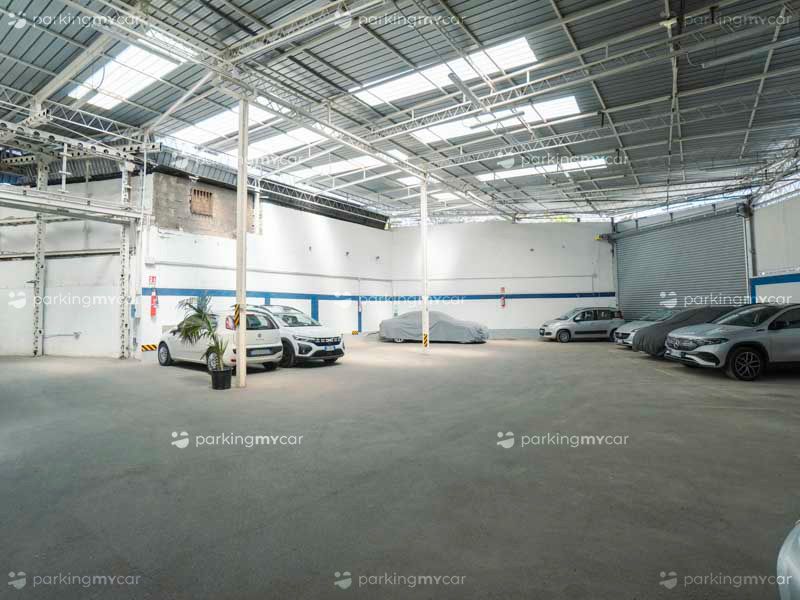 Garage Rinaldi - Molo Beverello Posti auto al coperto Garage Rinaldi