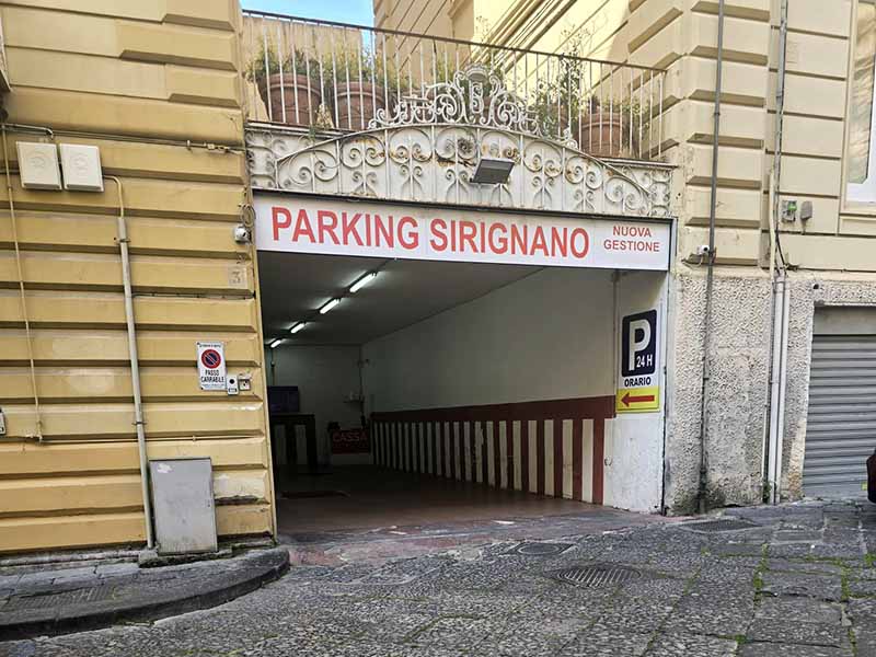 Parking Sirignano - Napoli centro citt Ingresso Parking Sirignano