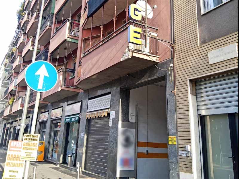 Garage Mezzofanti - Aeroporto Linate Ingresso Garage Mezzofanti - Aeroporto Linate